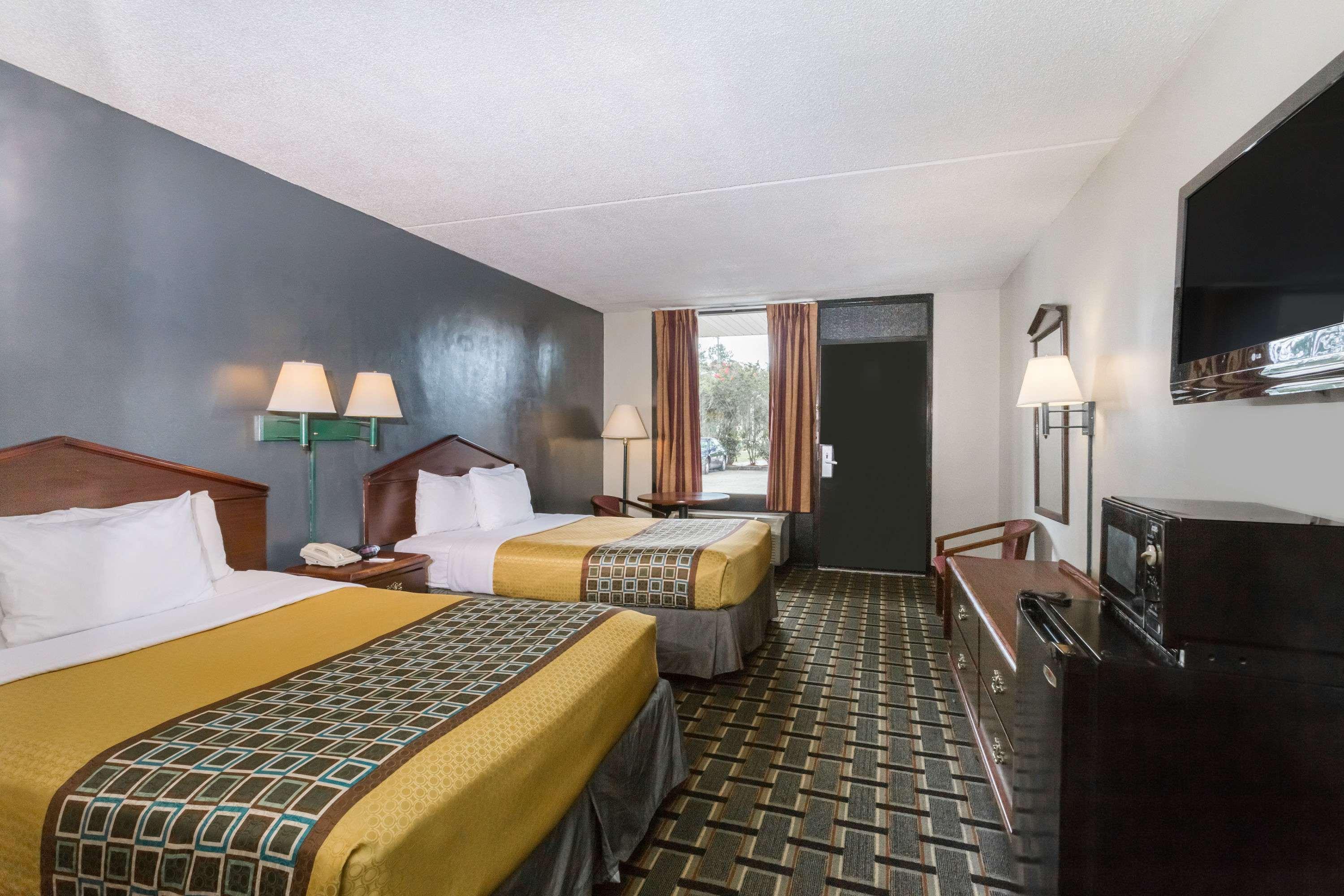 Travelodge By Wyndham Savannah Area/Ричмонд-Хилл Экстерьер фото