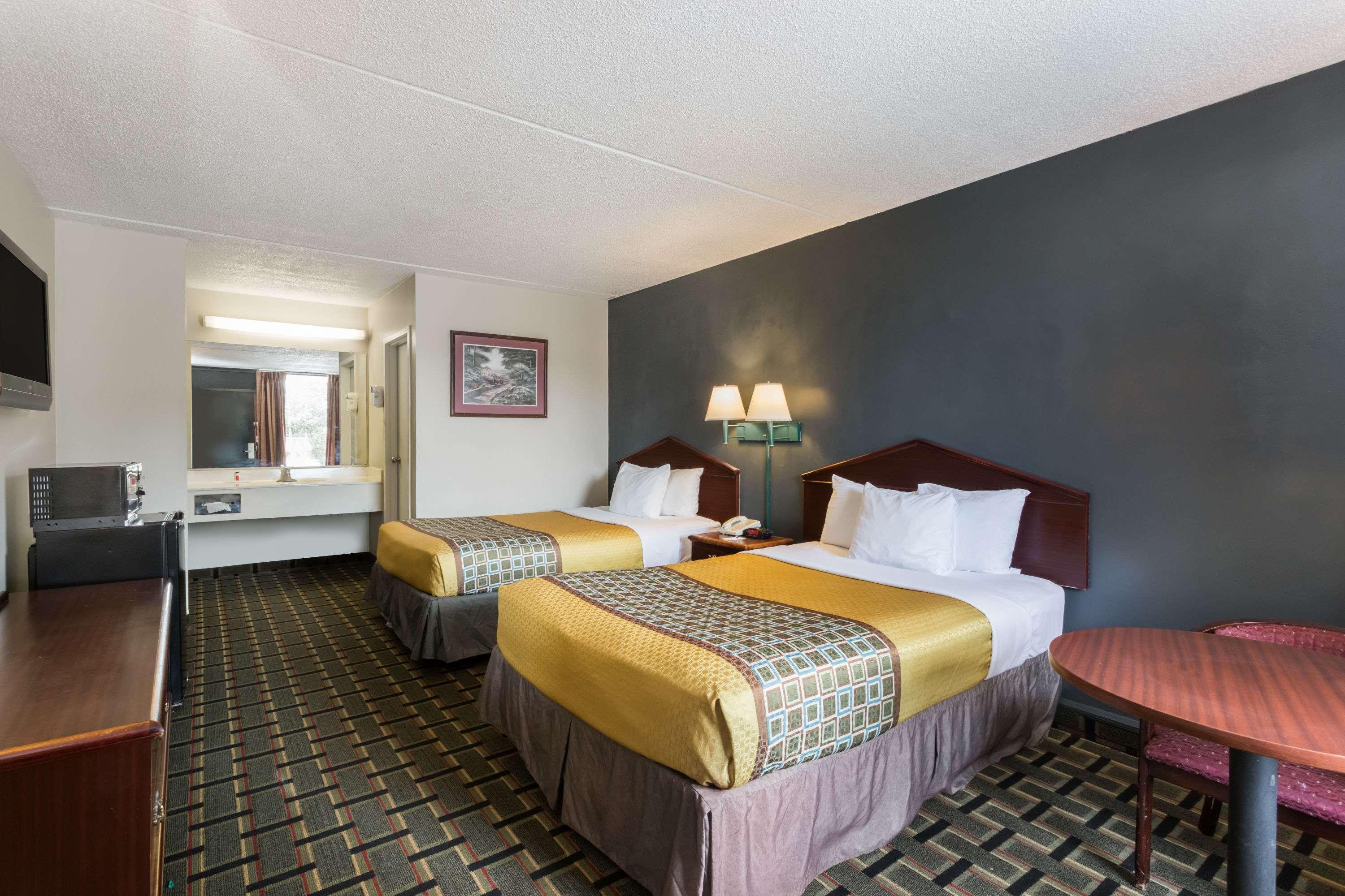 Travelodge By Wyndham Savannah Area/Ричмонд-Хилл Экстерьер фото