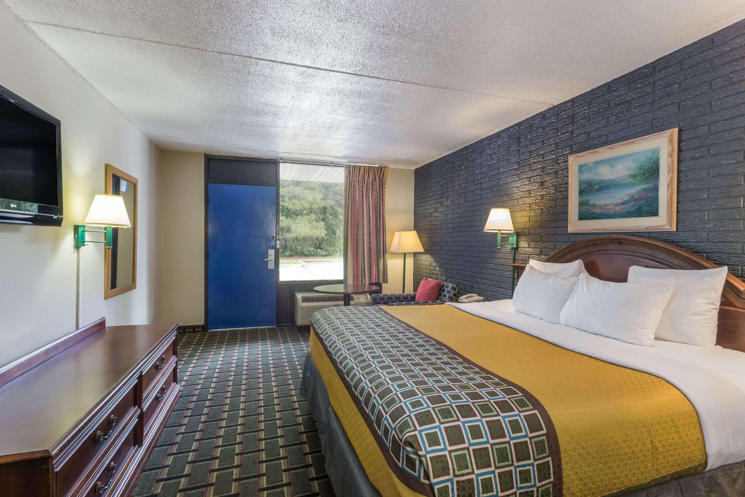 Travelodge By Wyndham Savannah Area/Ричмонд-Хилл Экстерьер фото