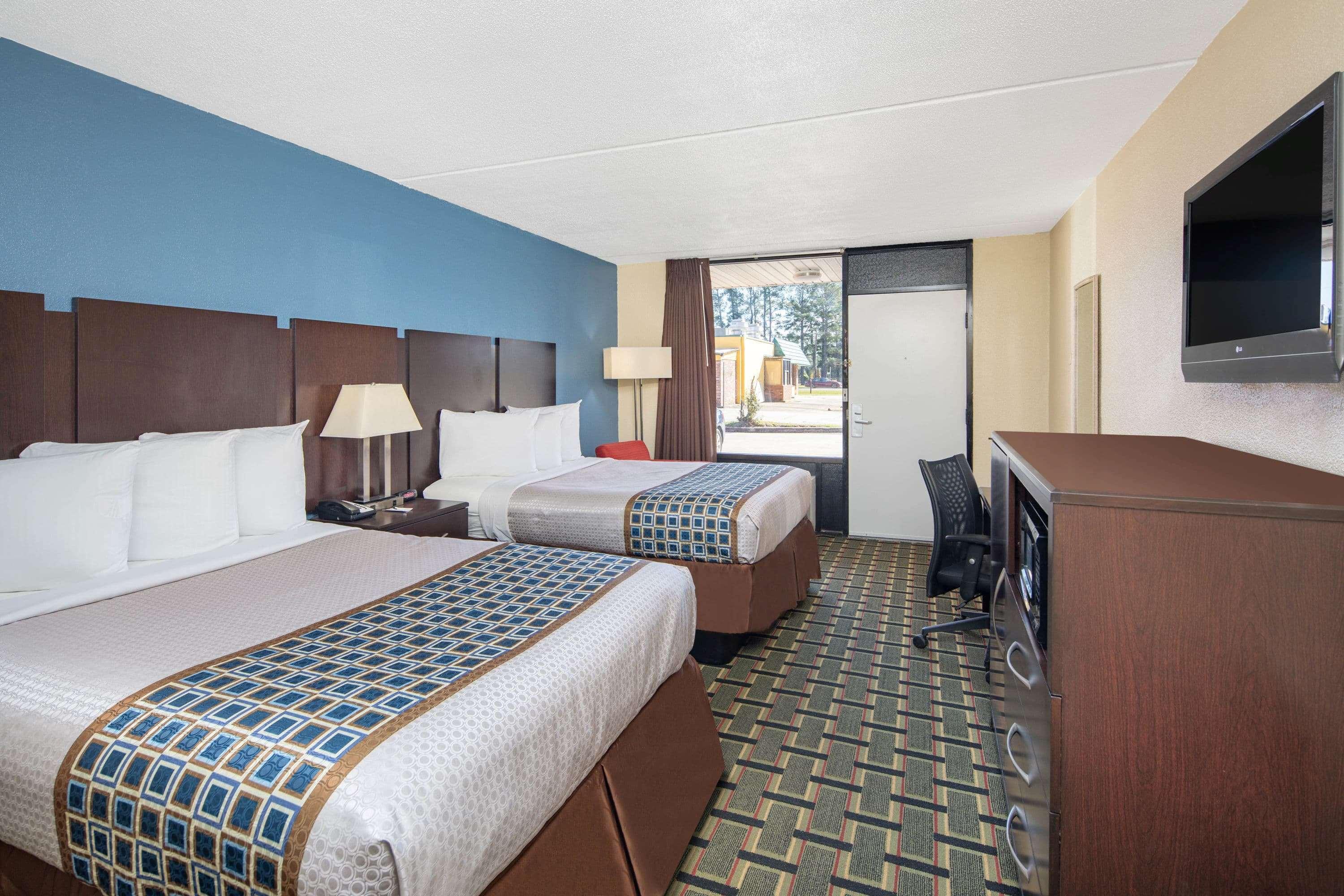 Travelodge By Wyndham Savannah Area/Ричмонд-Хилл Экстерьер фото